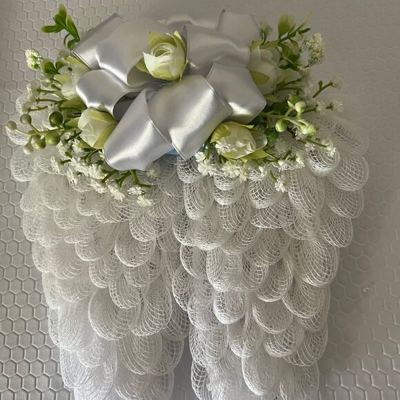 Angel Wing Wreath with Ivory Roses and Babies Breath Made of Deco Mesh - Picture 1 of 2